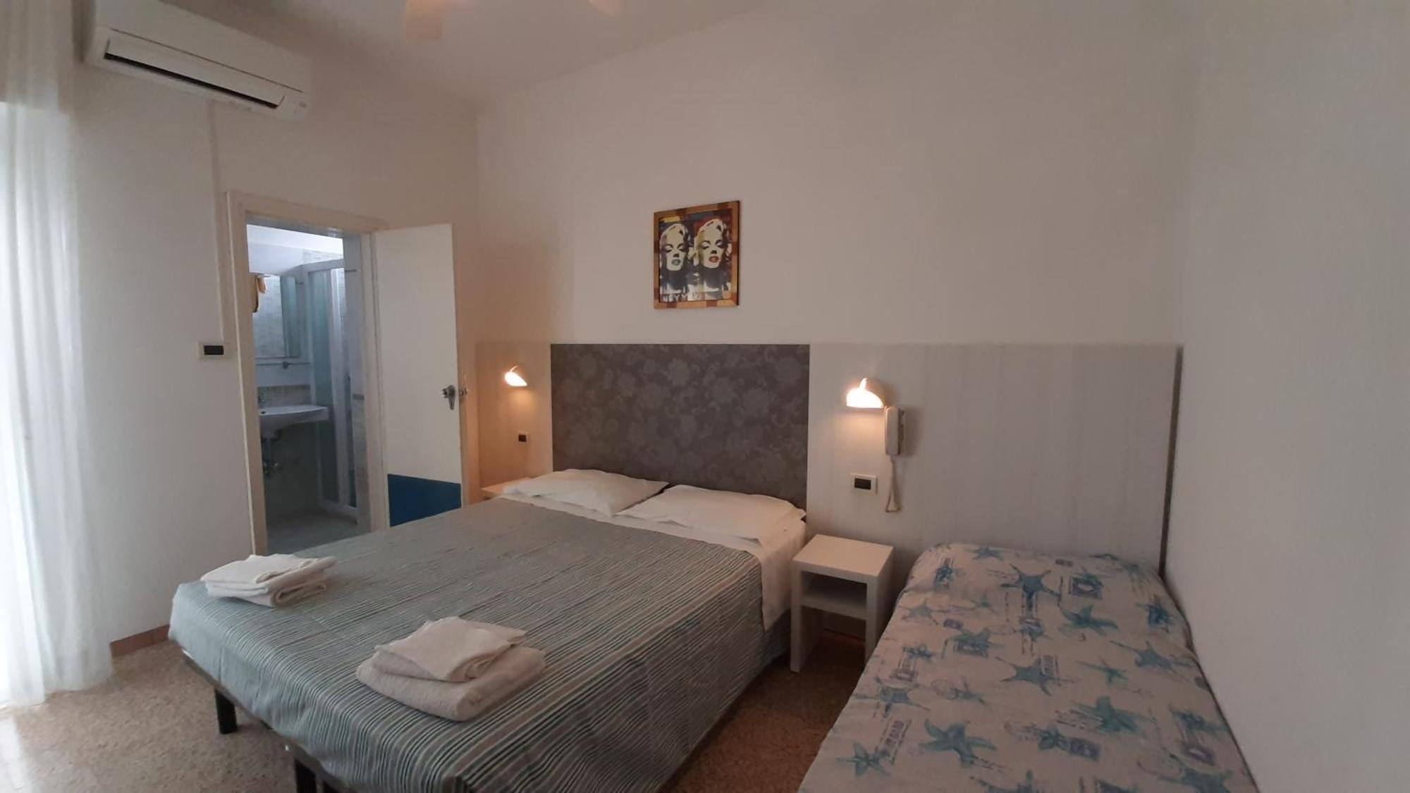 Hotel Luana Римини Экстерьер фото