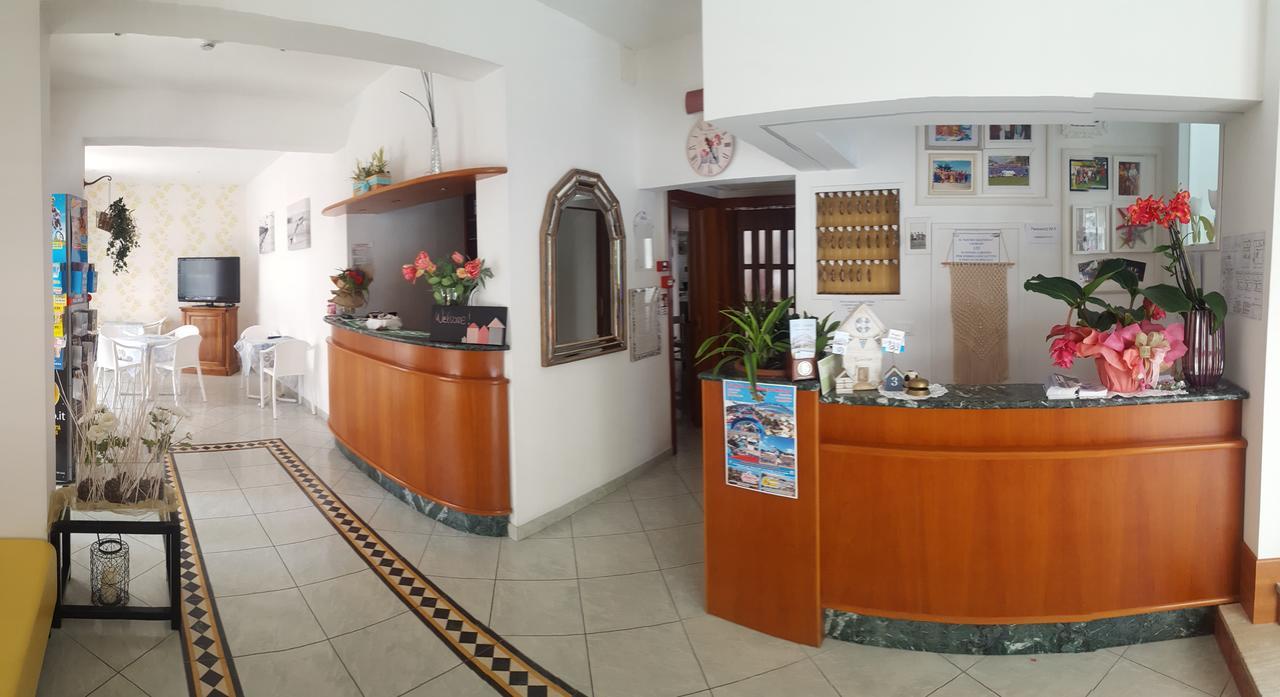 Hotel Luana Римини Экстерьер фото